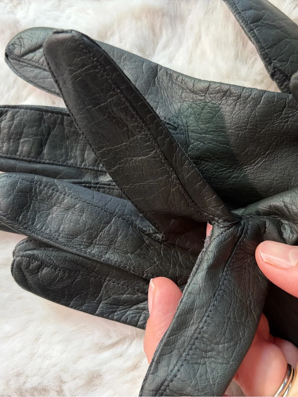 100% Kid Leather & Silk Dark Grey Gloves- Carson Pirie Scott Made in Italy